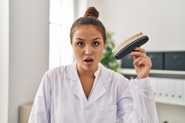 Wcierki na wypadanie włosów – Skuteczna pielęgnacja i efekty