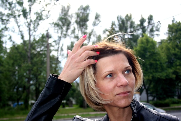 Łojotok skóry głowy – Przyczyny, objawy i leczenie